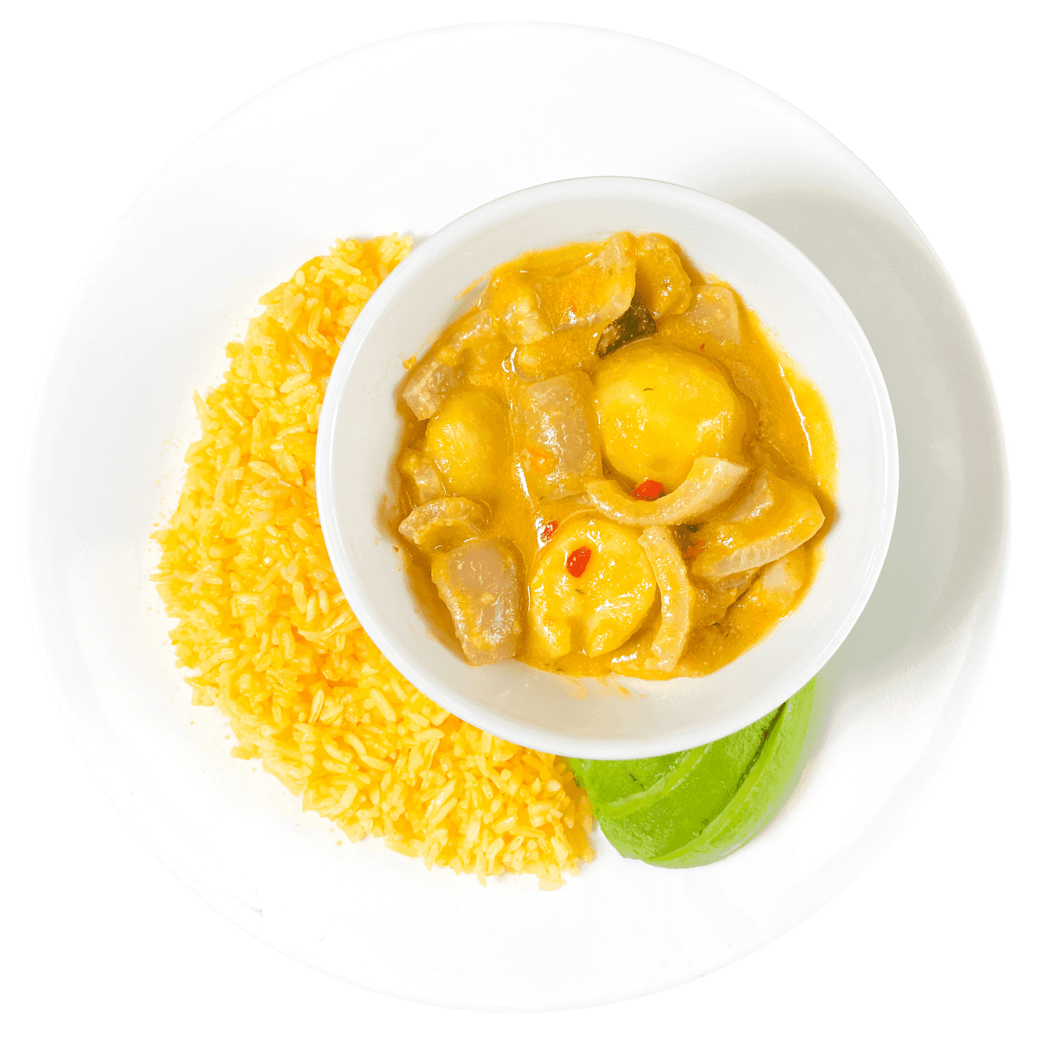 Papas con cuero, arroz amarillo y aguacate.